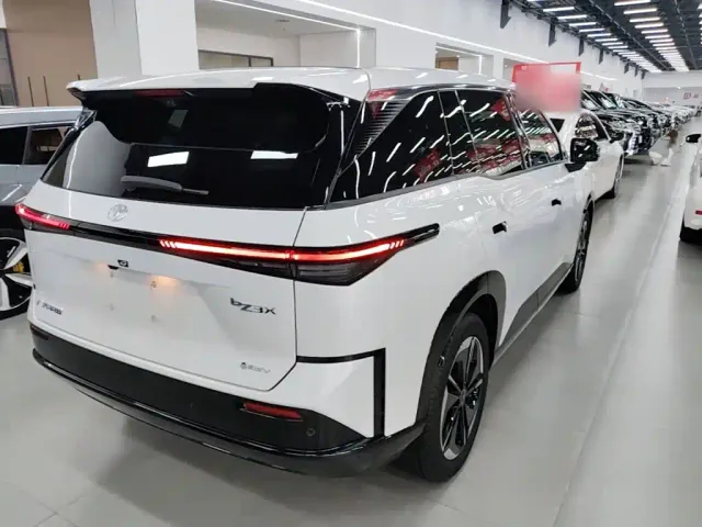 Toyota BoZhi 3X — Фото автомобиля 6