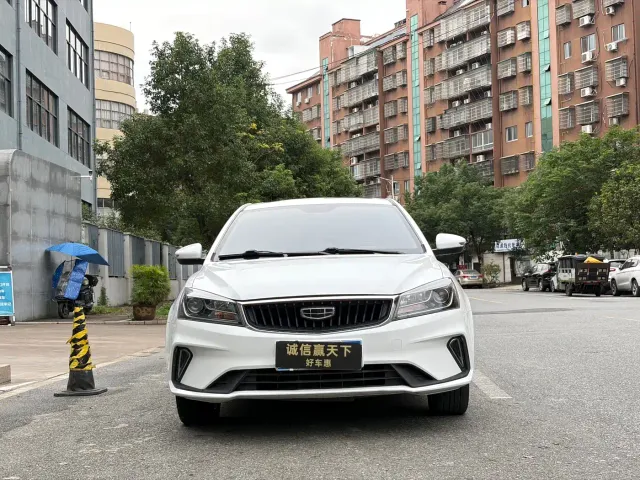 Geely Emgrand — Фото автомобиля 2