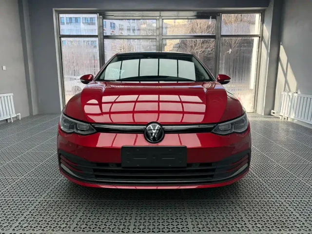 Volkswagen Golf — Фото автомобиля 2