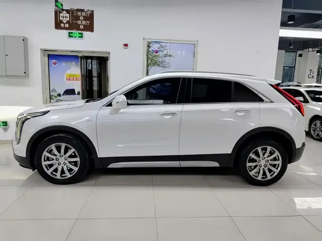 Cadillac XT4 — Фото автомобиля 3