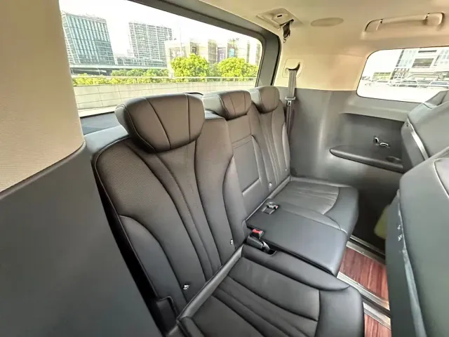 Hongqi HQ9 — Фото автомобиля 11