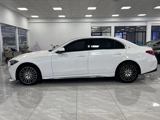 Mercedes-Benz C-Class — Фото автомобиля 4