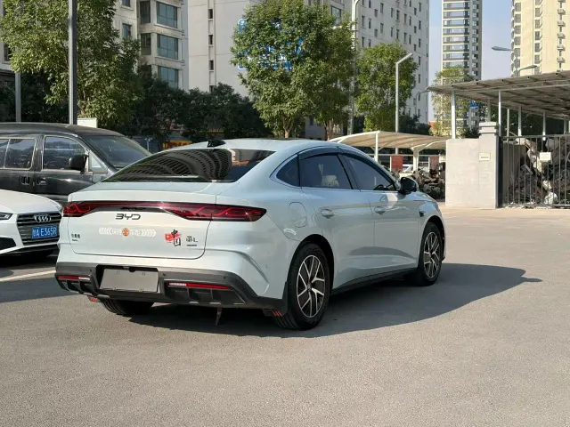 BYD Qin L — Фото автомобиля 6