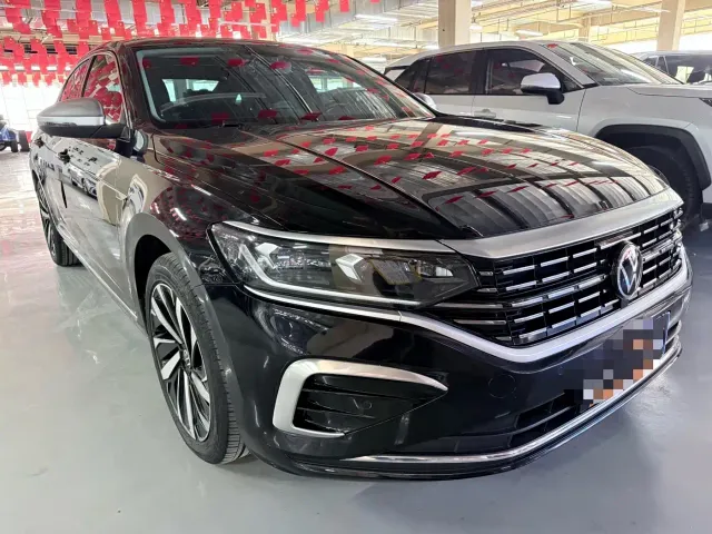 Volkswagen Passat — Фото автомобиля 3