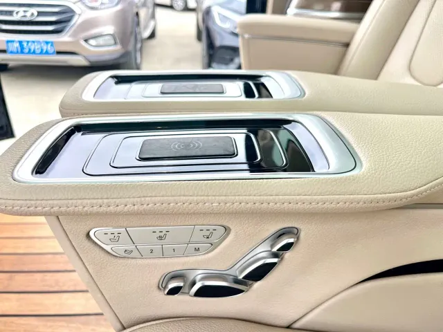Mercedes-Benz V-Class — Фото автомобиля 12