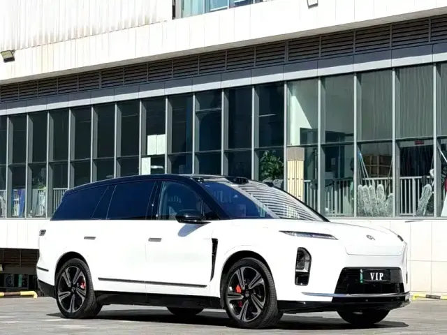 Nio ES8 — Фото автомобиля 2
