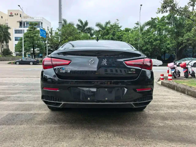 Hongqi H5 — Фото автомобиля 13