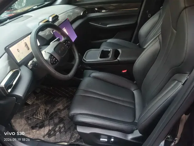 Dongfeng Fengshen L7 — Фото автомобиля 8