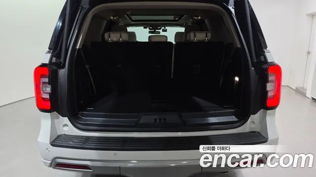 Ford Expedition — Фото автомобиля 30