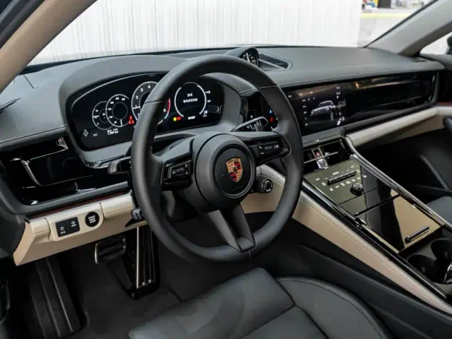 Porsche Panamera — Фото автомобиля 25