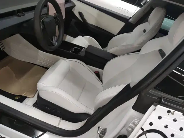 Tesla Model 3 — Фото автомобиля 14
