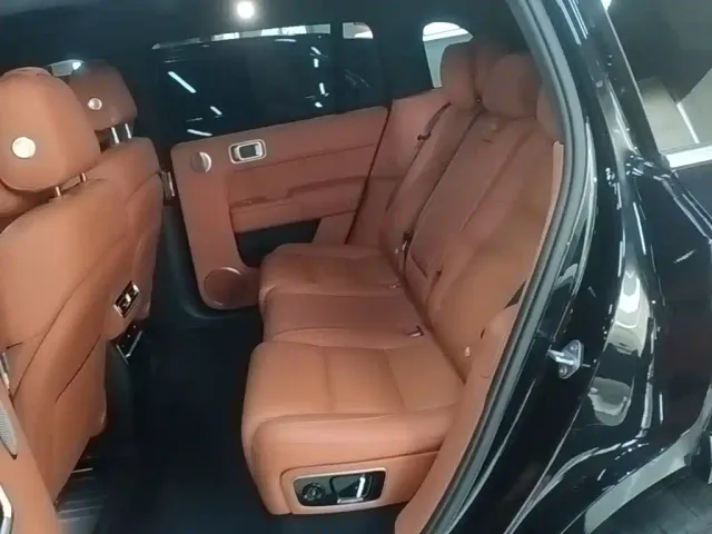 Li Auto L7 — Фото автомобиля 16