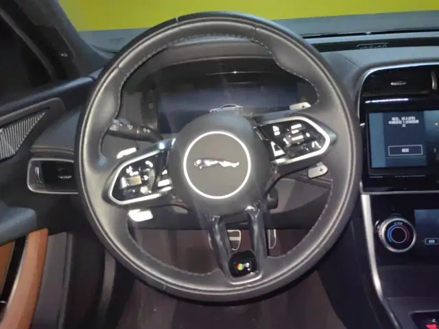 Jaguar XEL — Фото автомобиля 15