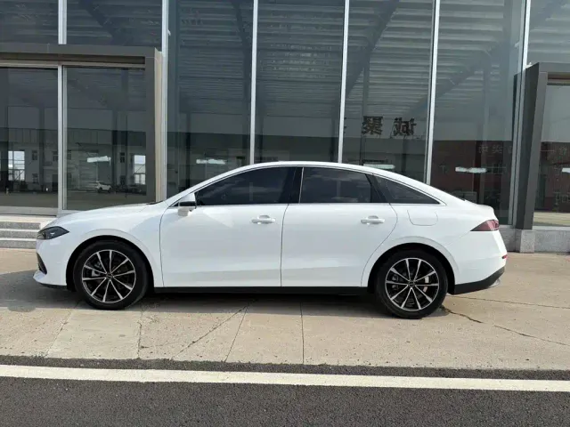 Roewe D7 — Фото автомобиля 3