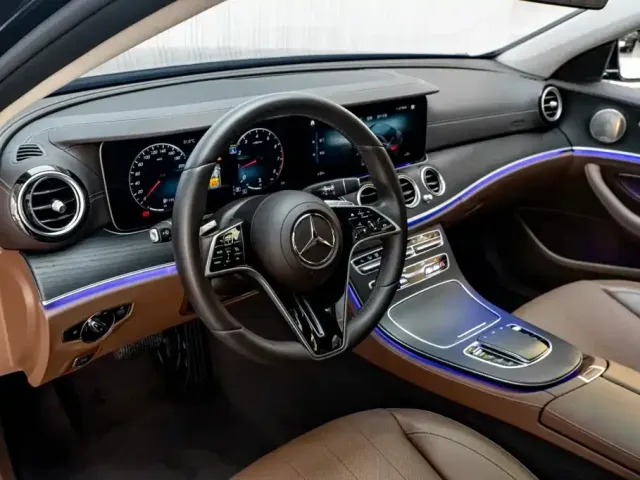 Mercedes-Benz E-Class — Фото автомобиля 25
