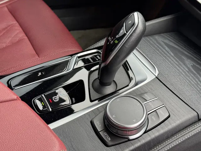 BMW 5 Series — Фото автомобиля 12