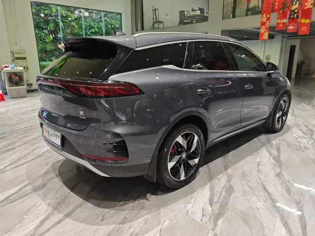 BYD Tang — Фото автомобиля 5