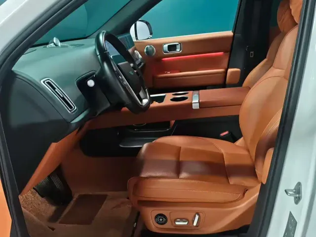 Li Auto L6 — Фото автомобиля 6