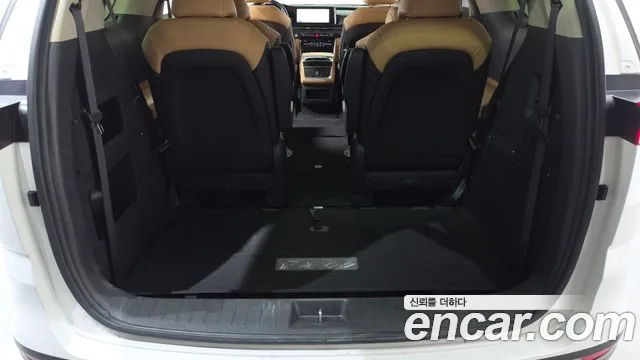 Kia Carnival Generation 4 — Фото автомобиля 20