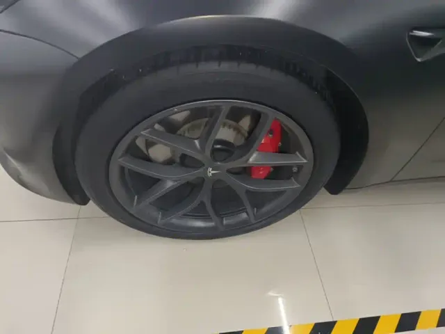 Tesla Model 3 — Фото автомобиля 22