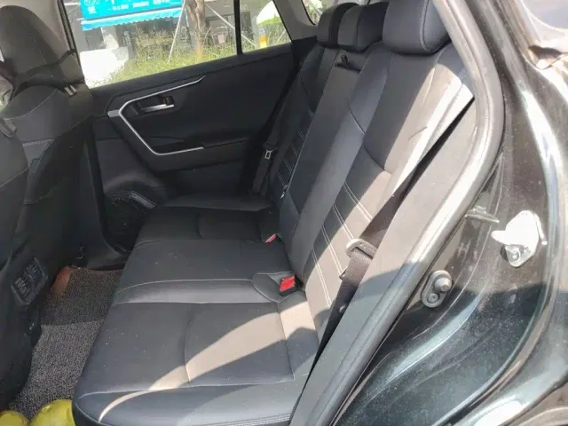 Toyota RAV4 — Фото автомобиля 18