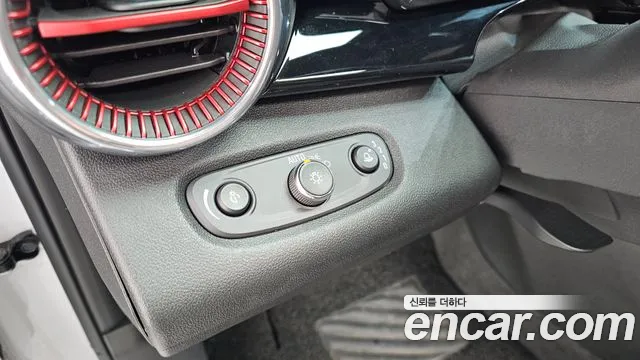 ChevroletGMDaewoo Trax Trax Кроссовер — Фото автомобиля 14