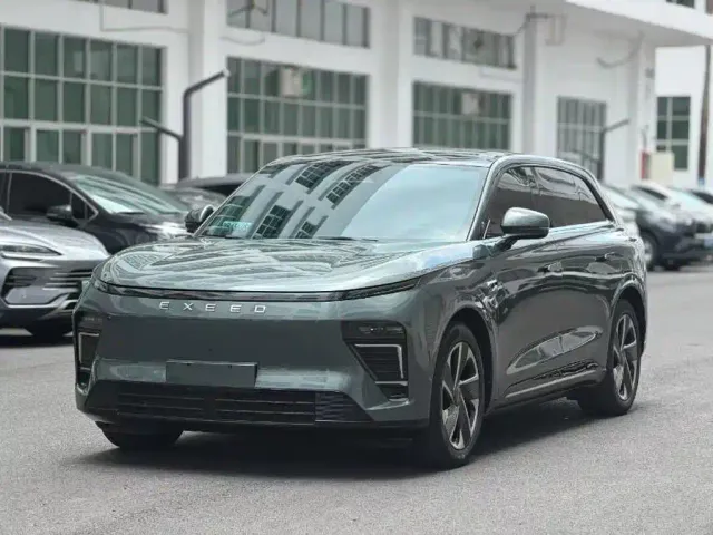 Фотография автомобиля — Luxeed R7