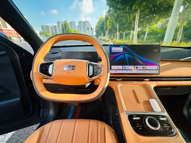 Geely Galaxy Starship 7 EM-i — Фото автомобиля 7