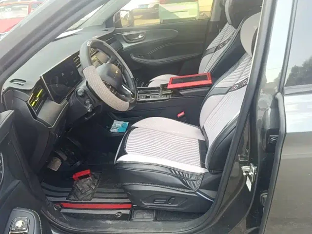 Roewe RX5 — Фото автомобиля 14