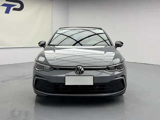 Volkswagen Golf — Фото автомобиля 2