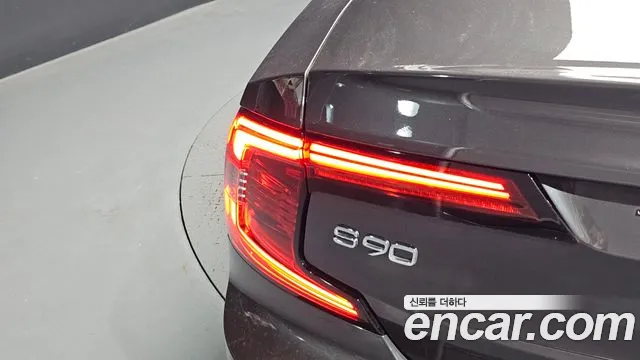 Вольво S90 — Фото автомобиля 22