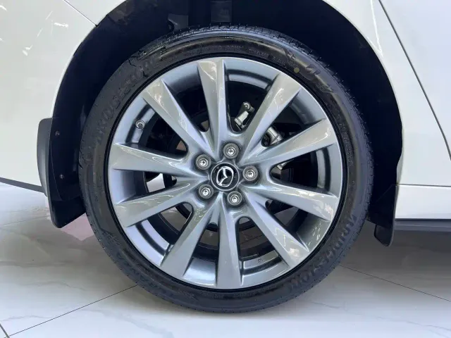 Mazda Axela — Фото автомобиля 19