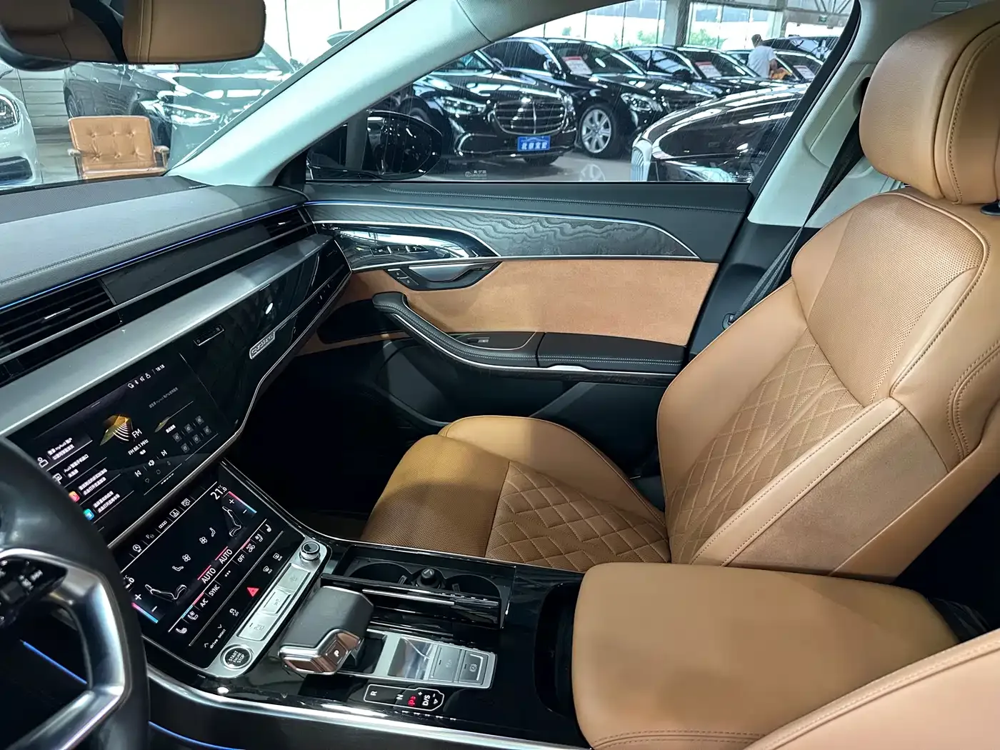 Audi Audi A8 2024 Model A8L 50 TFSI quattro Premium Selection — Фото автомобиля 13