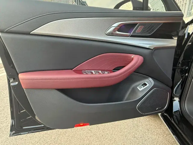 Hongqi H5 — Фото автомобиля 12