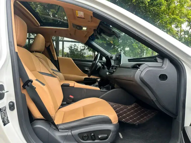 Lexus ES — Фото автомобиля 5