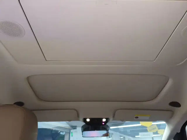 Li Auto MEGA — Фото автомобиля 13
