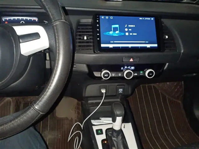 Honda Fit — Фото автомобиля 9
