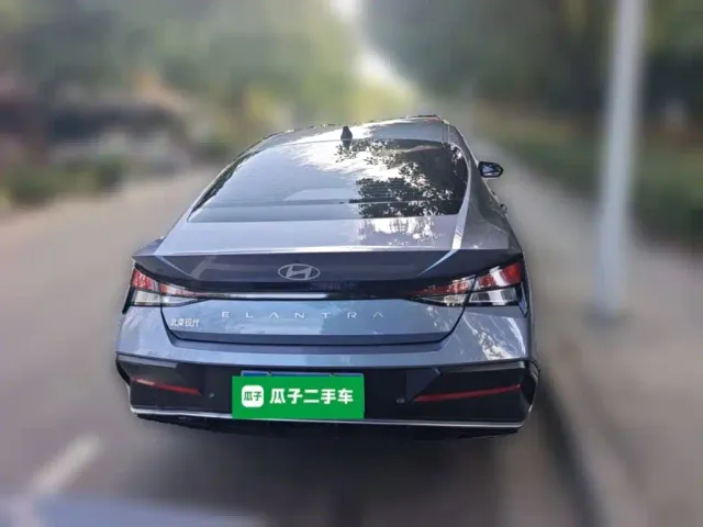 Hyundai Elantra — Фото автомобиля 3