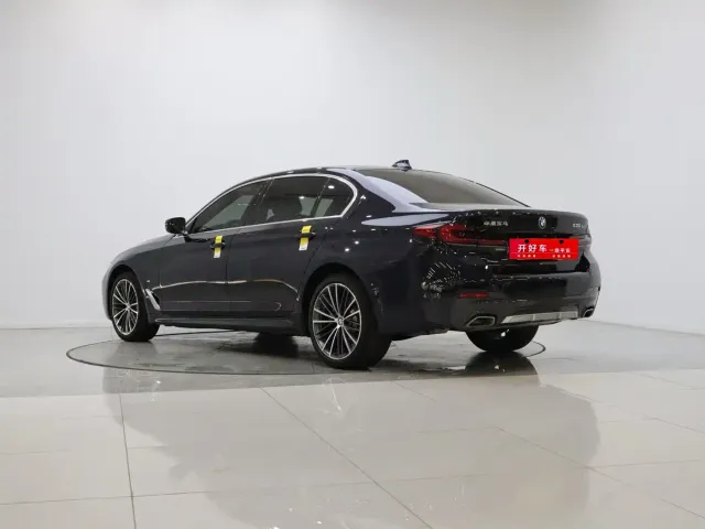 BMW 5 Series — Фото автомобиля 3