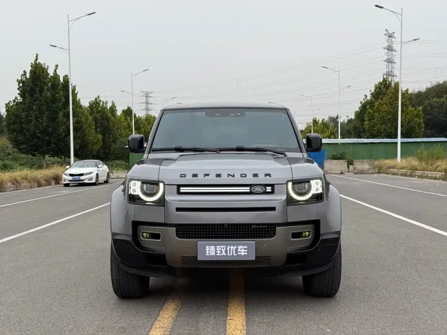 Land Rover Defender — Фото автомобиля 2