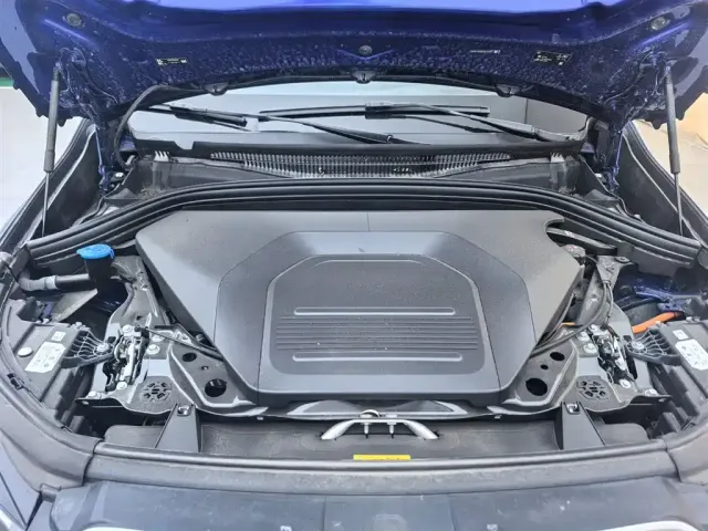 BMW BMW iX1 2025 eDrive25L M Sport Package — Фото автомобиля 17