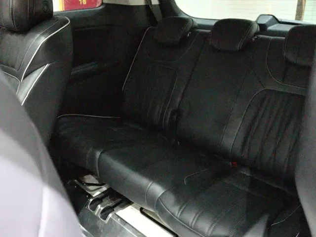 Roewe iMAX8 — Фото автомобиля 24