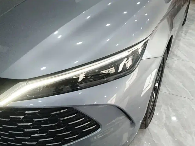 BYD Qin L — Фото автомобиля 23