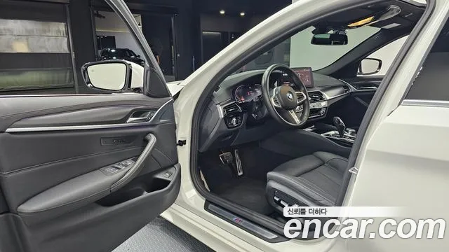 BMW 5 Series G30 — Фото автомобиля 10