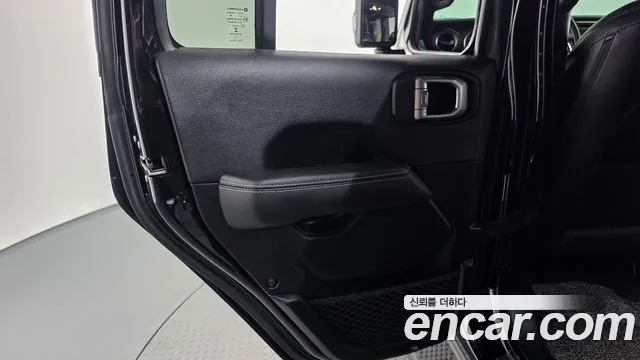 Jeep Wrangler JL — Фото автомобиля 14