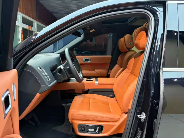 Li Auto L8 — Фото автомобиля 7