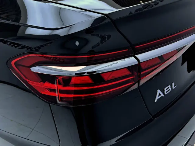 Audi A8 — Фото автомобиля 10