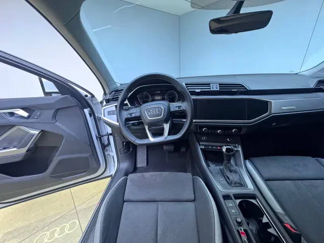Audi Q3 — Фото автомобиля 14