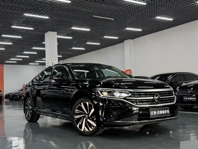 Volkswagen Passat — Фото автомобиля 3