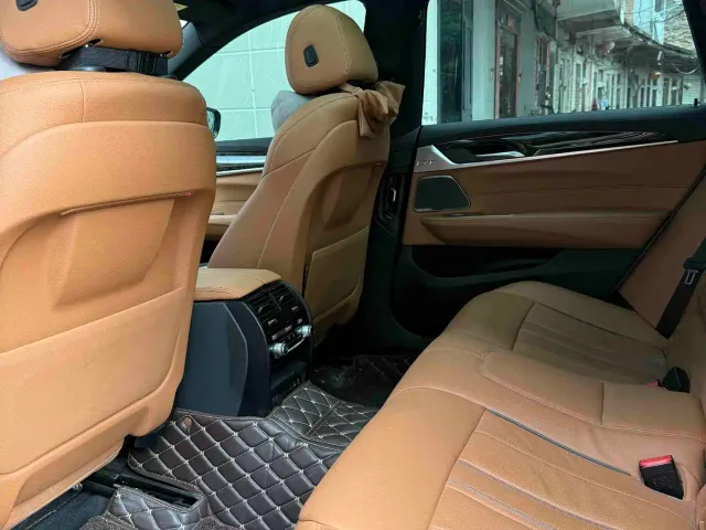 BMW BMW 6 Series GT 2022 Model 630i M Sport Package — Фото автомобиля 4